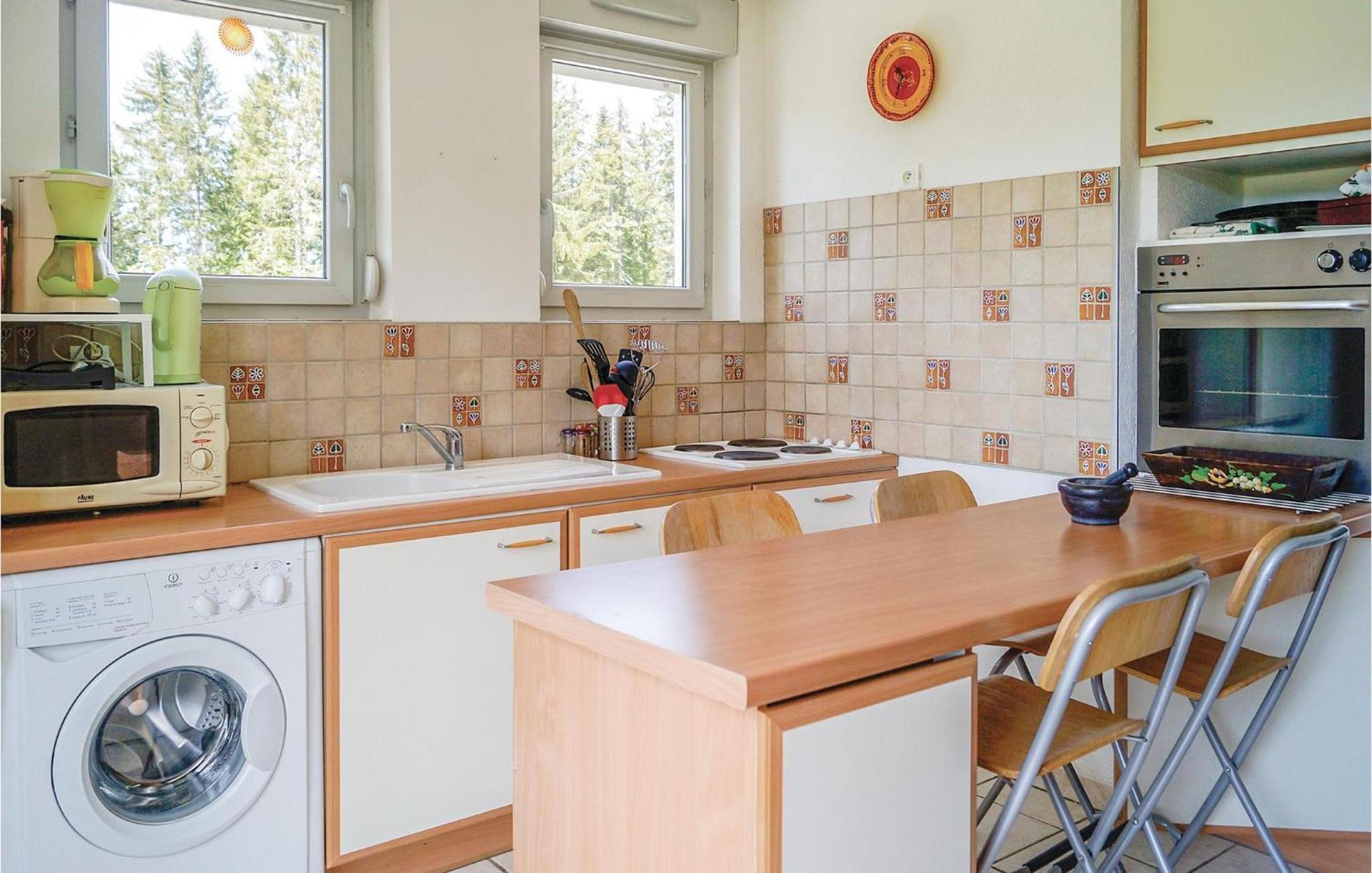 Cozy Apartment In Premanon With Kitchenette Extérieur photo